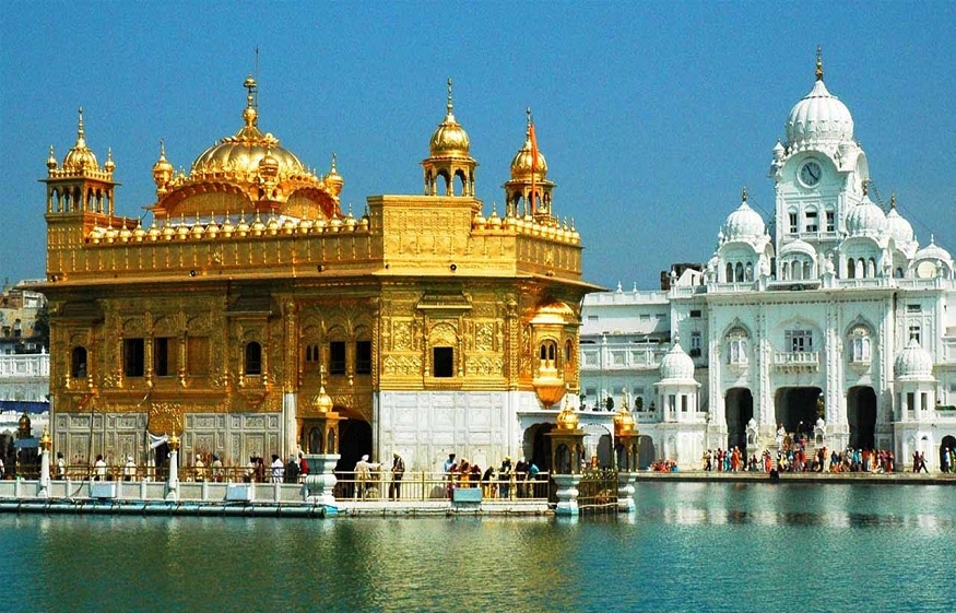 Visit the Golden Temple of Amritsar